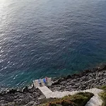 Vila Seafront Marine With Private Sea Access - Iris Lefkada *