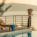 Vila Seafront Marine With Private Sea Access - Iris Lefkada *