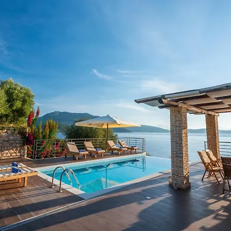 Iris Lefkada - Marine With Private Sea Access