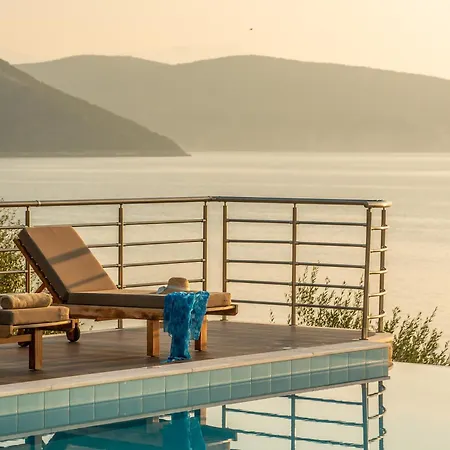 Seafront Marine With Private Sea Access - Iris Lefkada וילה