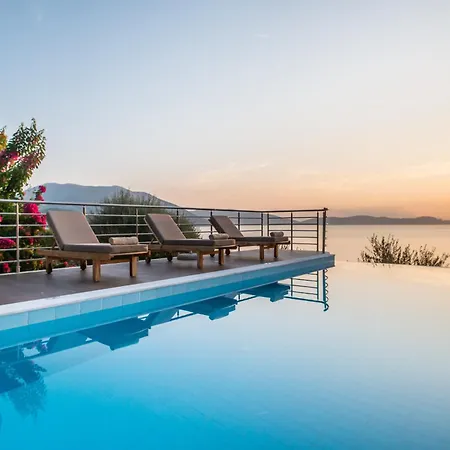 Seafront Marine With Private Sea Access - Iris Lefkada Villa Sivota