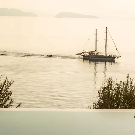 Iris Lefkada - Marine With Private Sea Access *