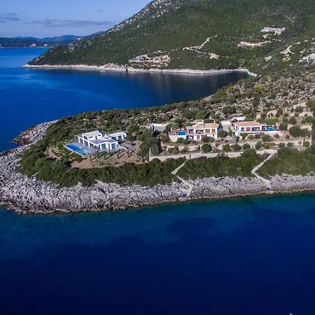 Seafront Marine With Private Sea Access - Iris Lefkada סיבוטה