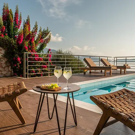 Villa Seafront Marine With Private Sea Access - Iris Lefkada Sivota