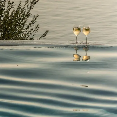 Willa Seafront Marine With Private Sea Access - Iris Lefkada