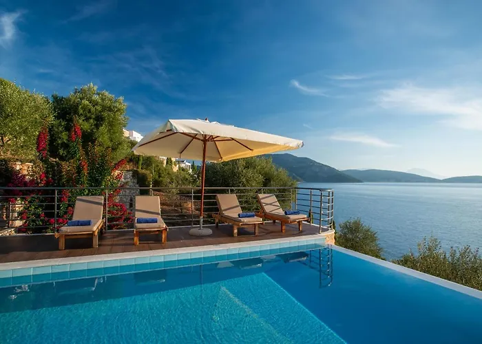 Seafront Marine With Private Sea Access - Iris Lefkada סיבוטה