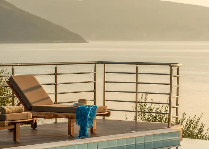 Seafront Marine With Private Sea Access - Iris Lefkada Vilă