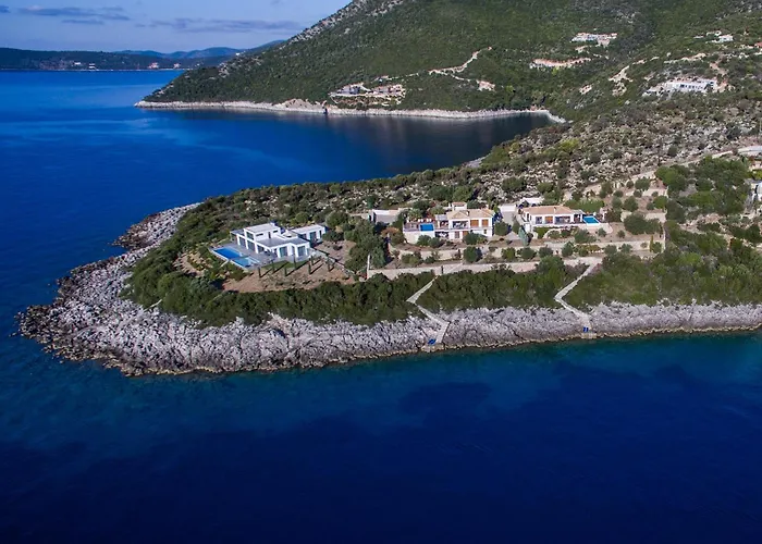 Seafront Marine With Private Sea Access - Iris Lefkada סיבוטה