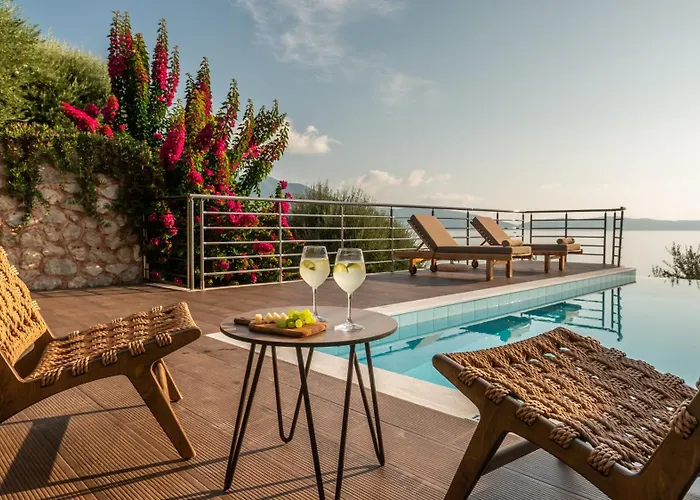 וילה Seafront Marine With Private Sea Access - Iris Lefkada סיבוטה