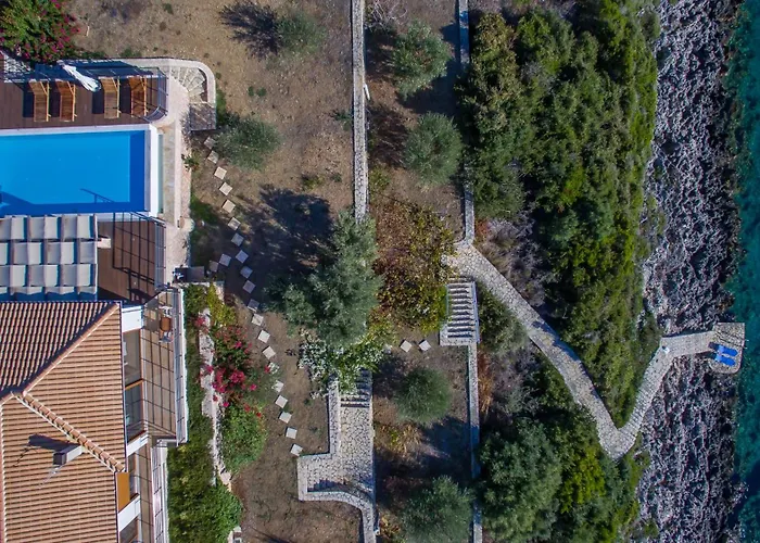 Seafront Marine With Private Sea Access - Iris Lefkada *